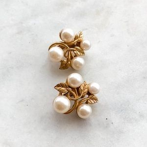 Vintage 1960s Golden Pearl Clip-On Earrings